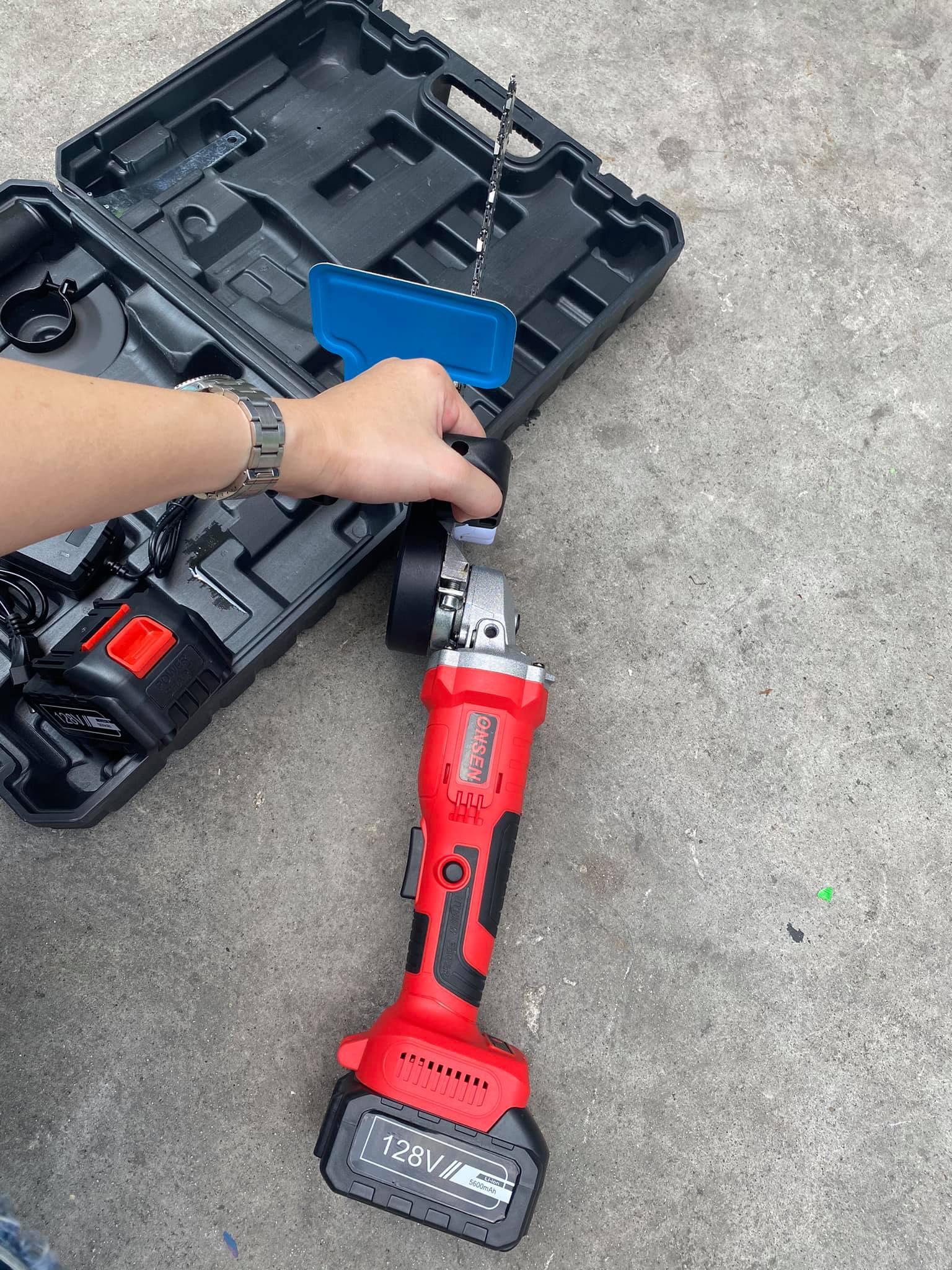 เจียไร้สาย ยี่ห้อ ONSEN 128V แถมแบต 2 ก้อน ➕แถมหัวบาร์โซ่ต่อเจีย 11.5”