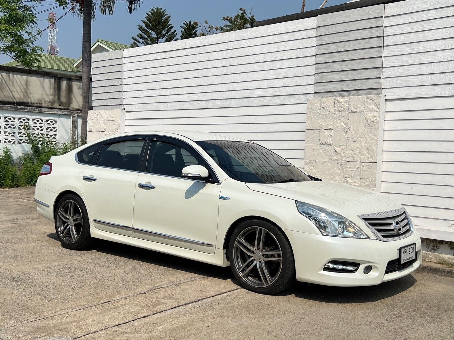 NISSAN TEANA 200 XL SPORT สีขาว ปี 2013