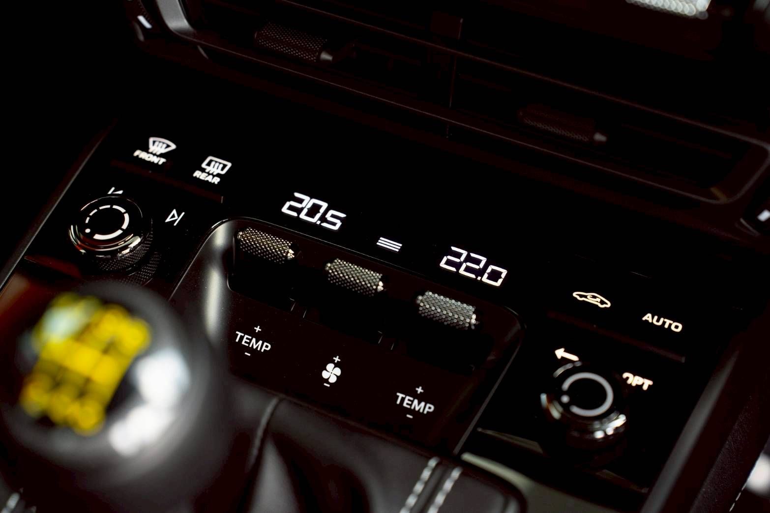 Porsche GT3 4.0 992 coupe MT (ป้ายแดง) ปี 2025