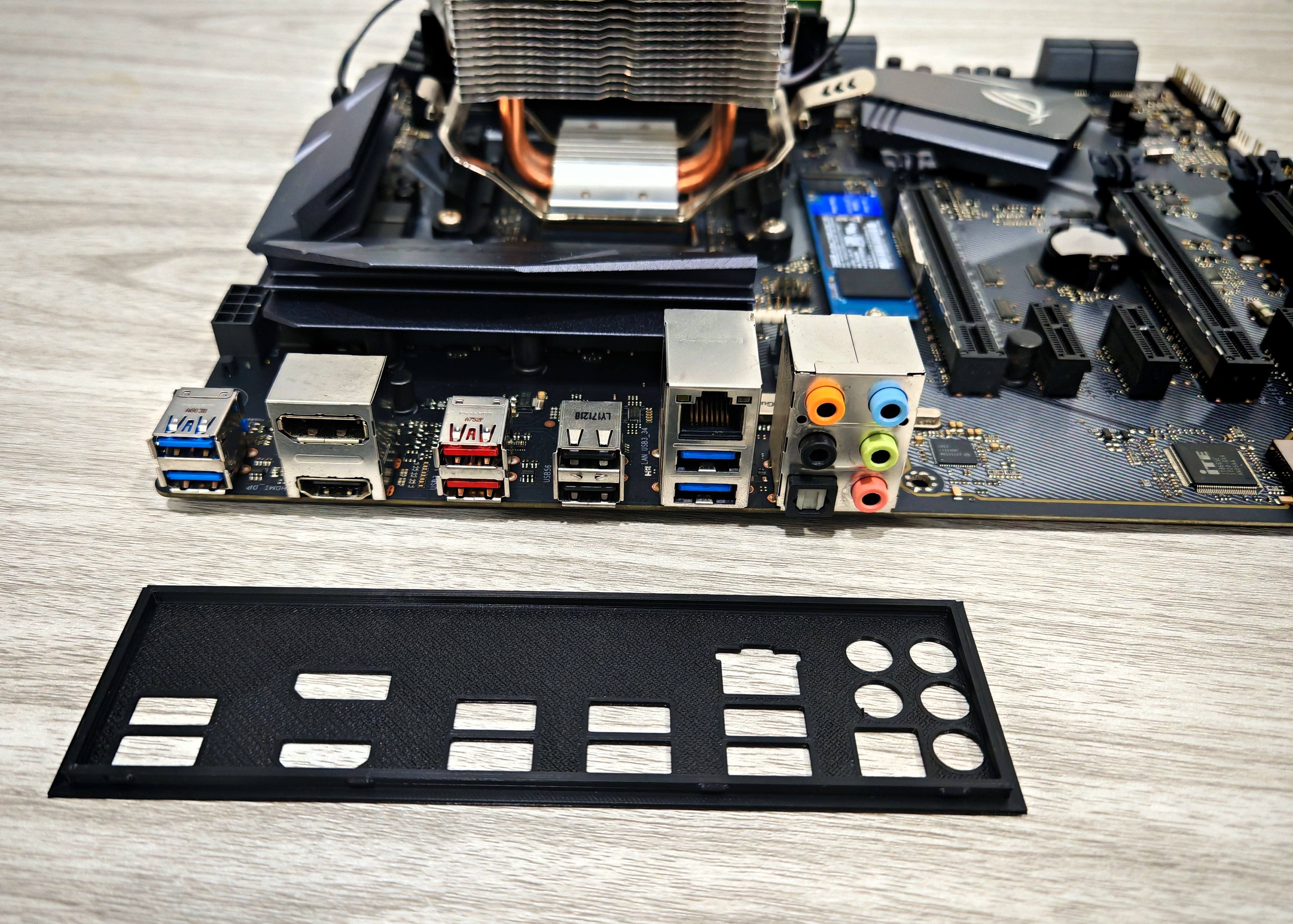 เซ็ตมัดรวม บอร์ด B350 + Ryzen 3 3300X + DDR4 16GB(8*2)/2400 + M.2 250GB