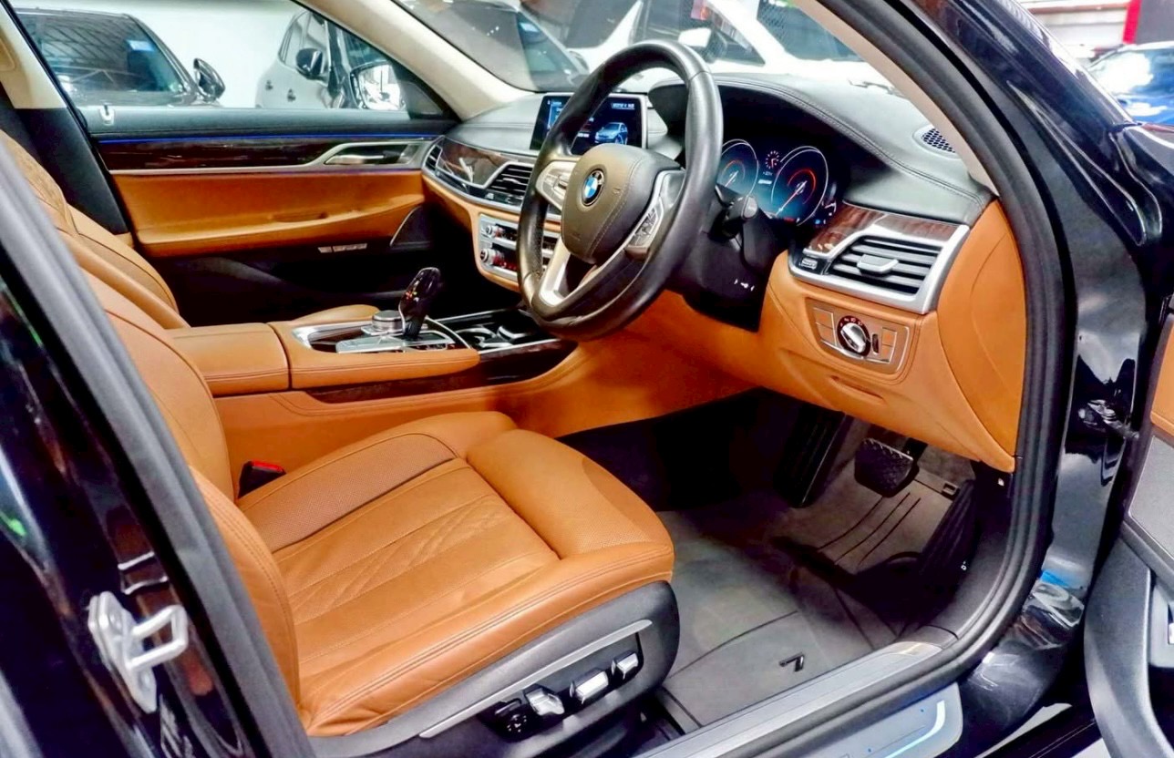 BMW 740Le xDrive Pure Excellence (G12) ปี 2017
