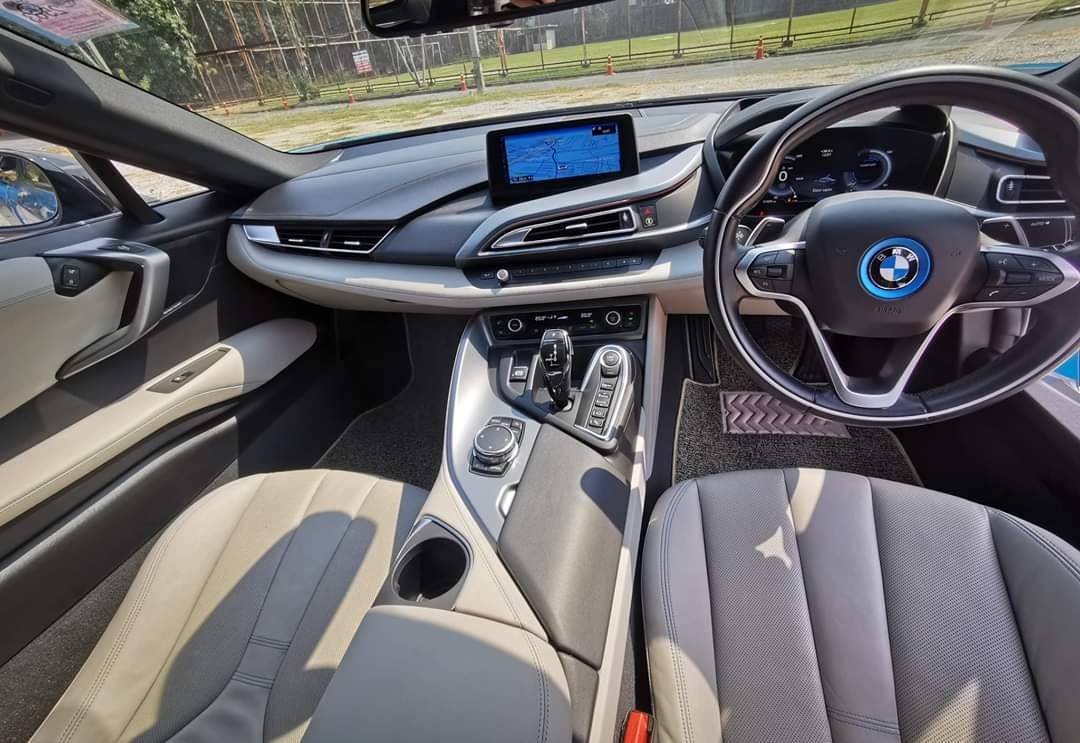 Bmw I8 Pure Impulse ปี 2015