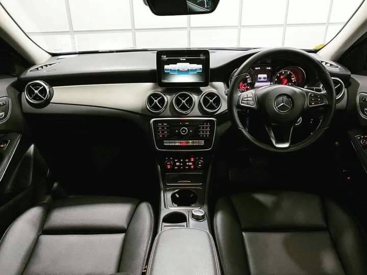 Mercedes Benz GLA200 URBAN ปี 2018