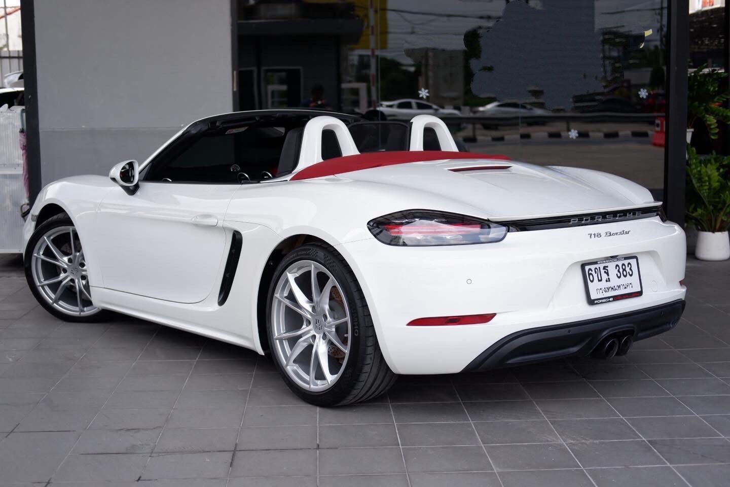 Porsche 718 Boxster Convertable ปี 2017