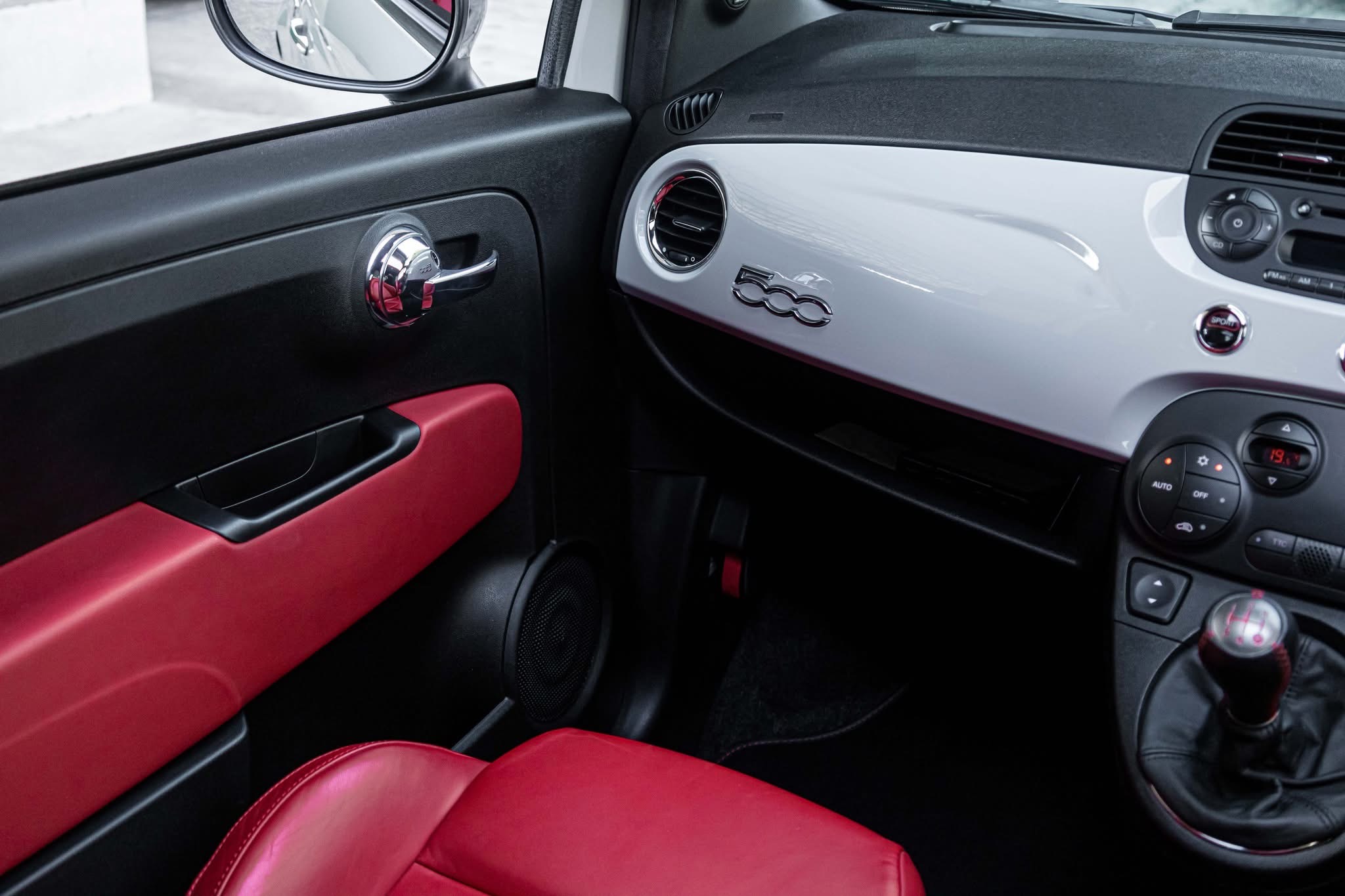 FIAT ABARTH ESSEESSE ปี 2011