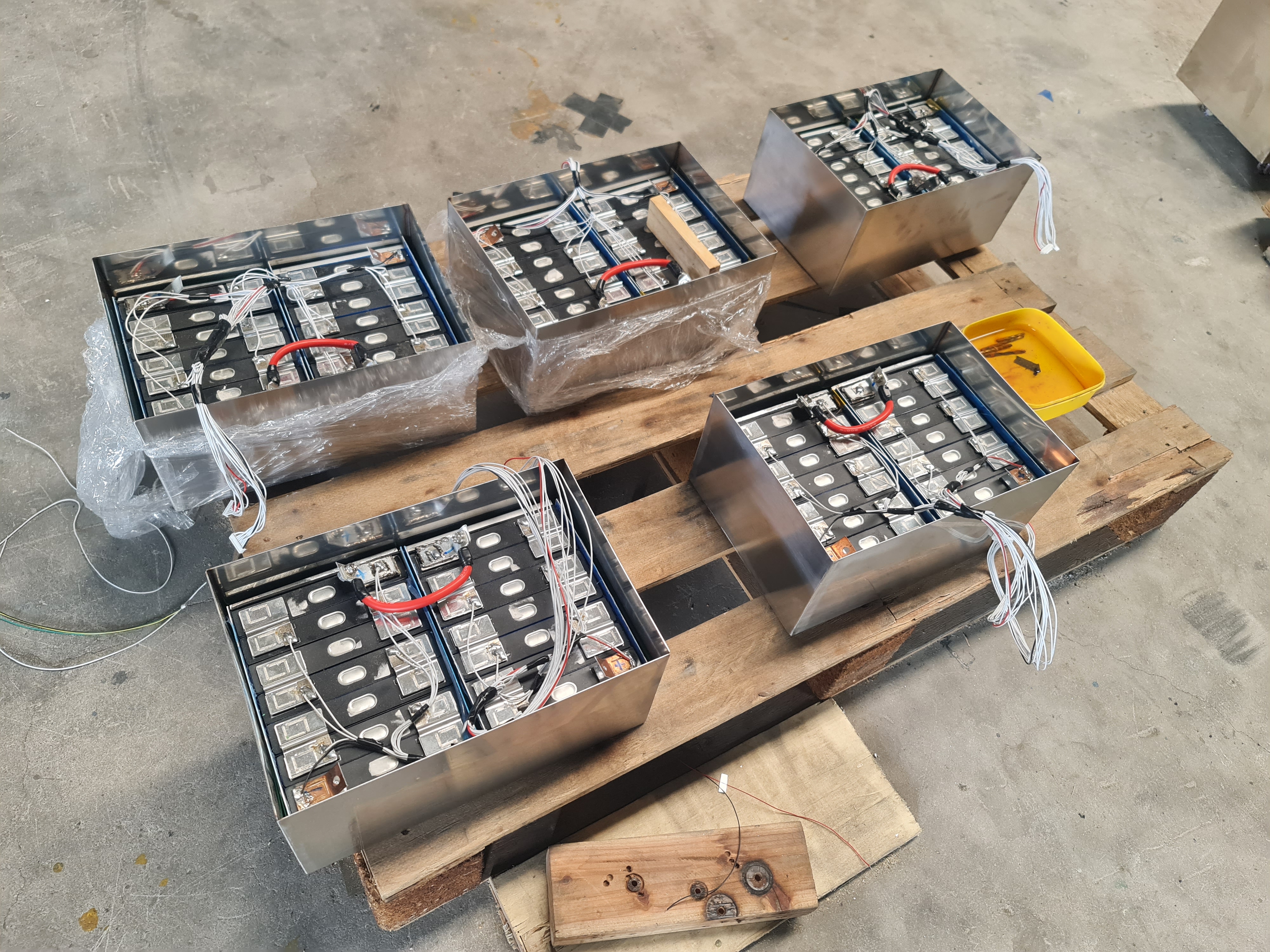 แบตเตอรี่ลิเธียม NMC 48v 50Ah สำหรับ จักรยานไฟฟ้า สามล้อไฟฟ้า