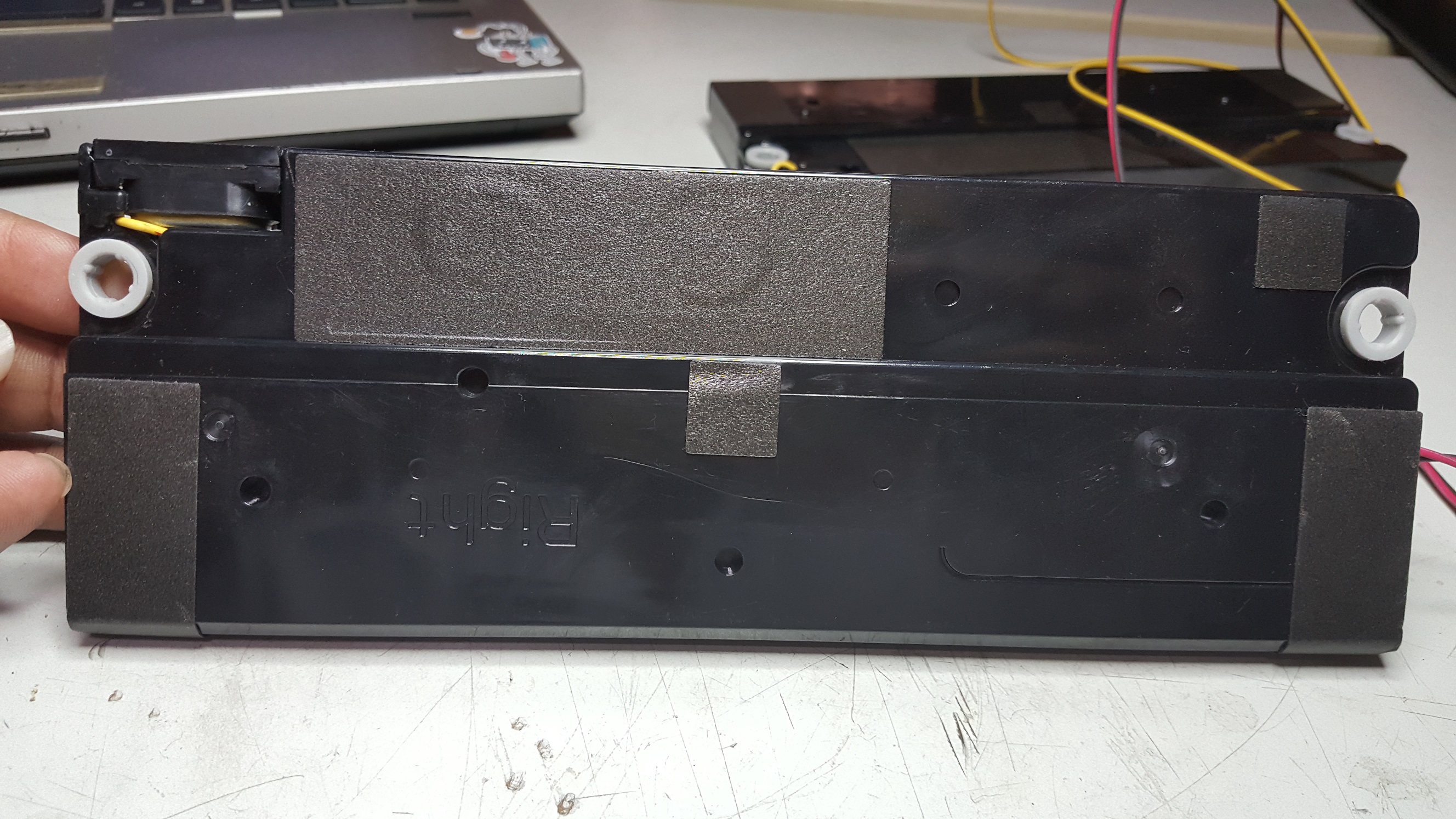 ซ่อมโทรทัศน์ LED-TV ยี่ห้อ SAMSUNG รุ่น UE55D6530WK อาการเสียงแตก