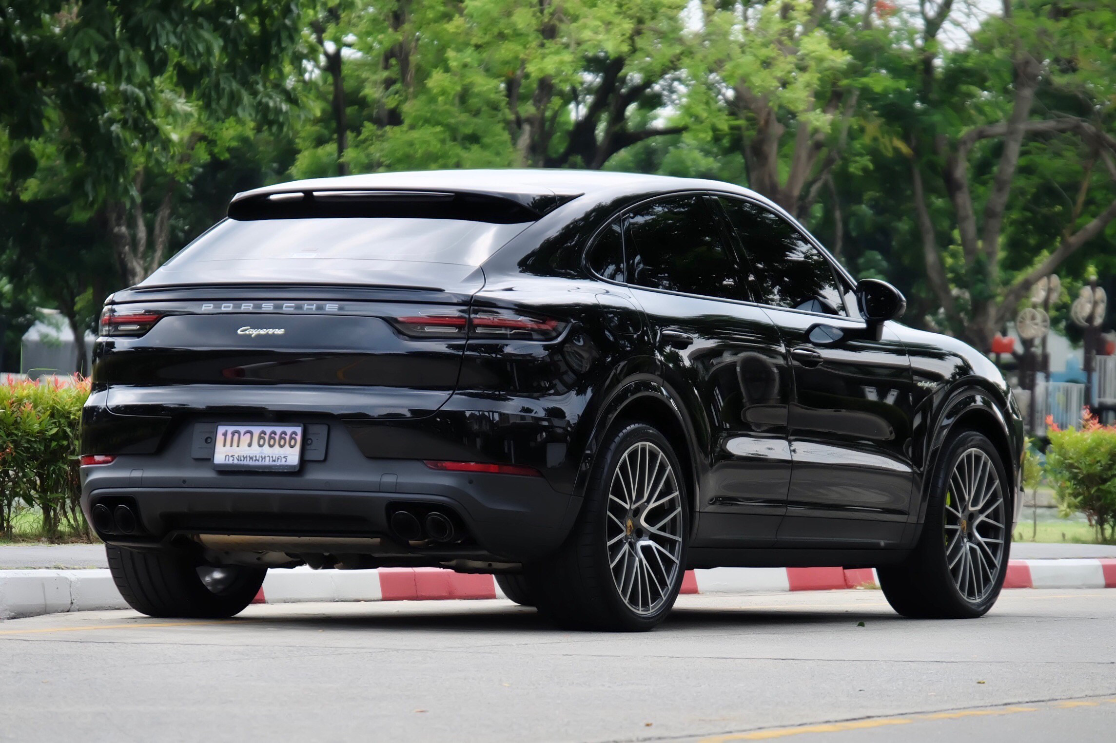 Porsche Cayenne Coupe E-Hybrid ปี 2020