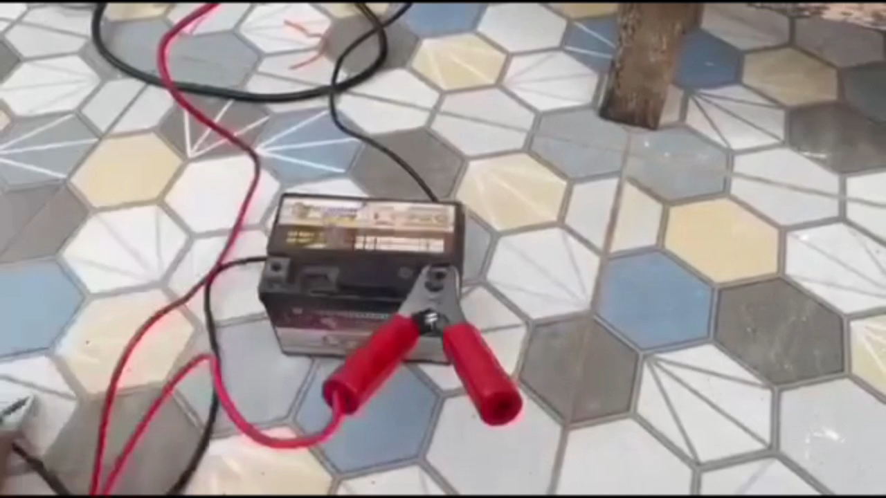 ตู้ชาร์จแบต ยี่ห้อ Makito สามารถปรับโวลต์ได้ 6-24V 30A