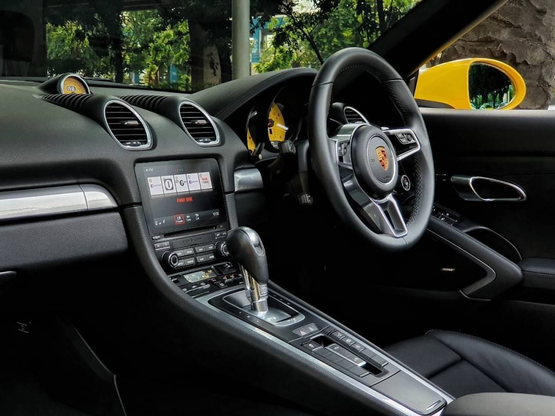 Porsche Boxster 718 ปี 2018