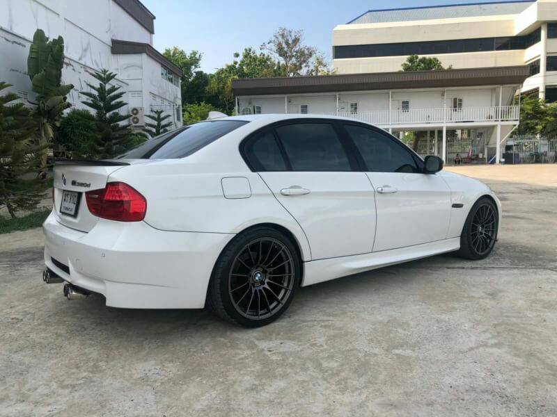 BMW 320d e90 SE V-shape LCI สีขาว ปี 2011