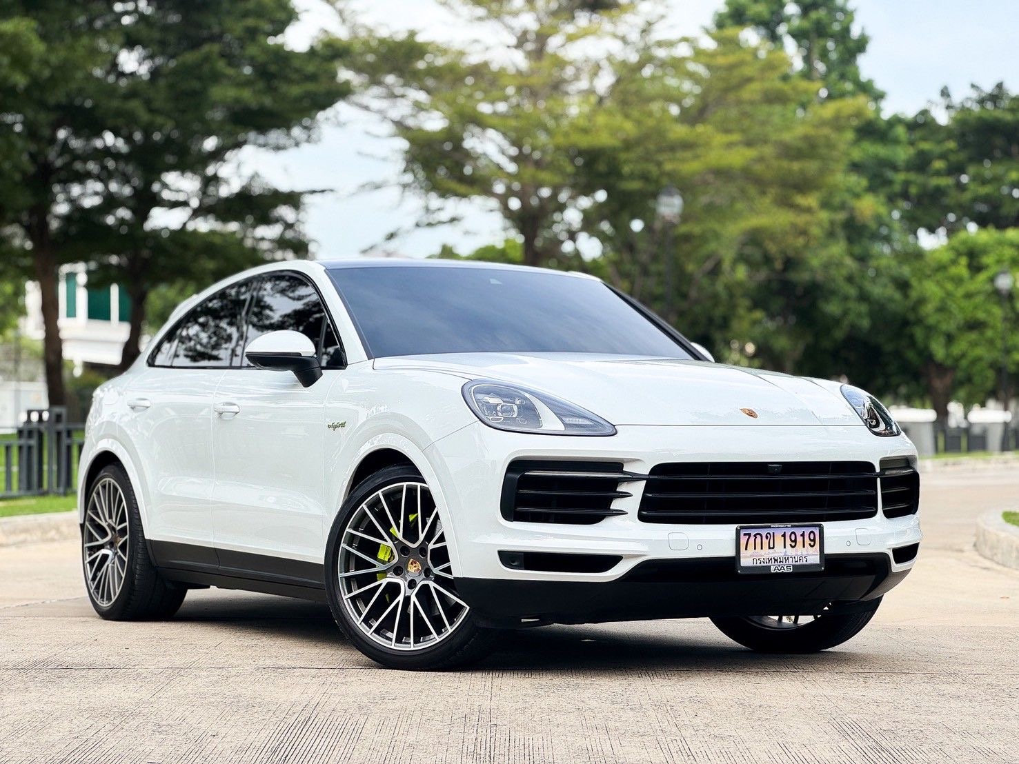 Porsche Cayenne e-hybrid Coupe ปี 2022