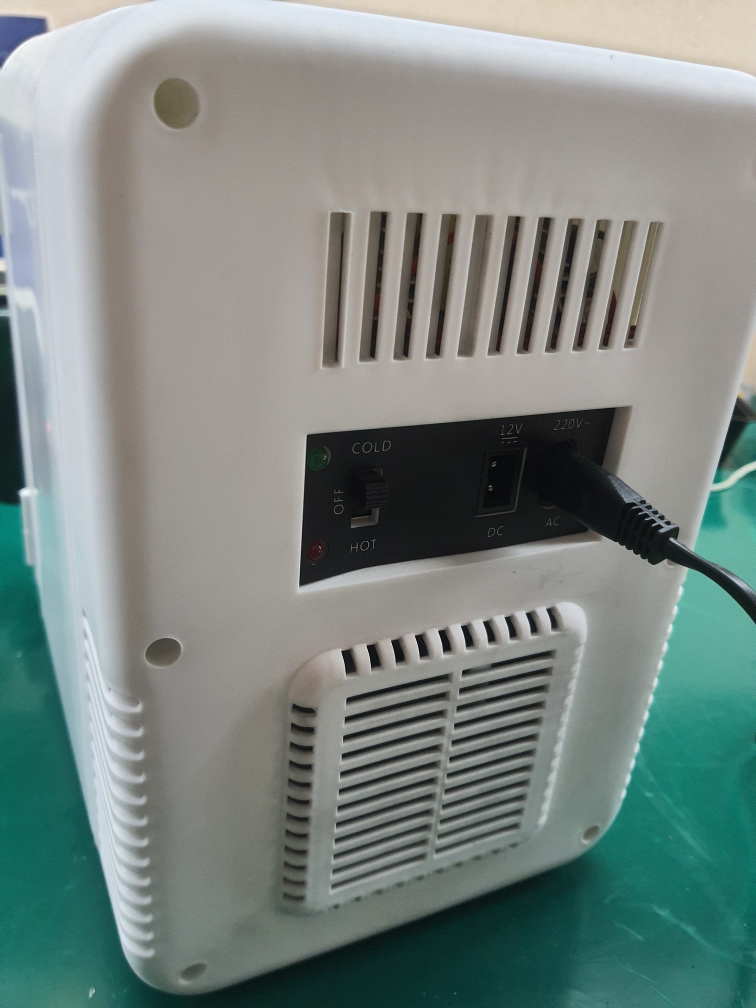 ซ่อมตู้เย็นมินิ ยี่ห้อ Amoi รุ่น HD-8L อาการเครื่องไม่ทำงาน