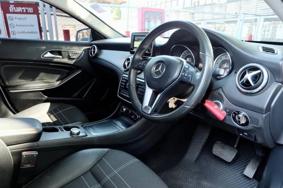 Mercedes-Benz GLA200 Urban ปี 2015