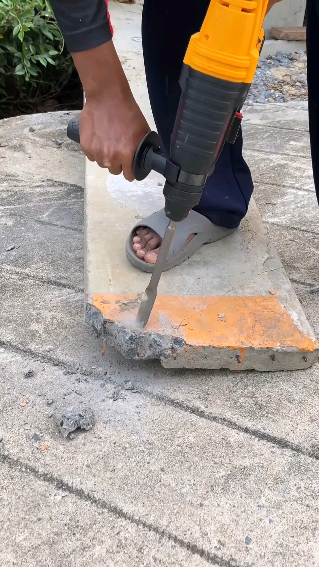 สว่านโรตารี่ไร้สาย 3 ระบบ AKITA 399V 2-26 แบต 2 ก้อน