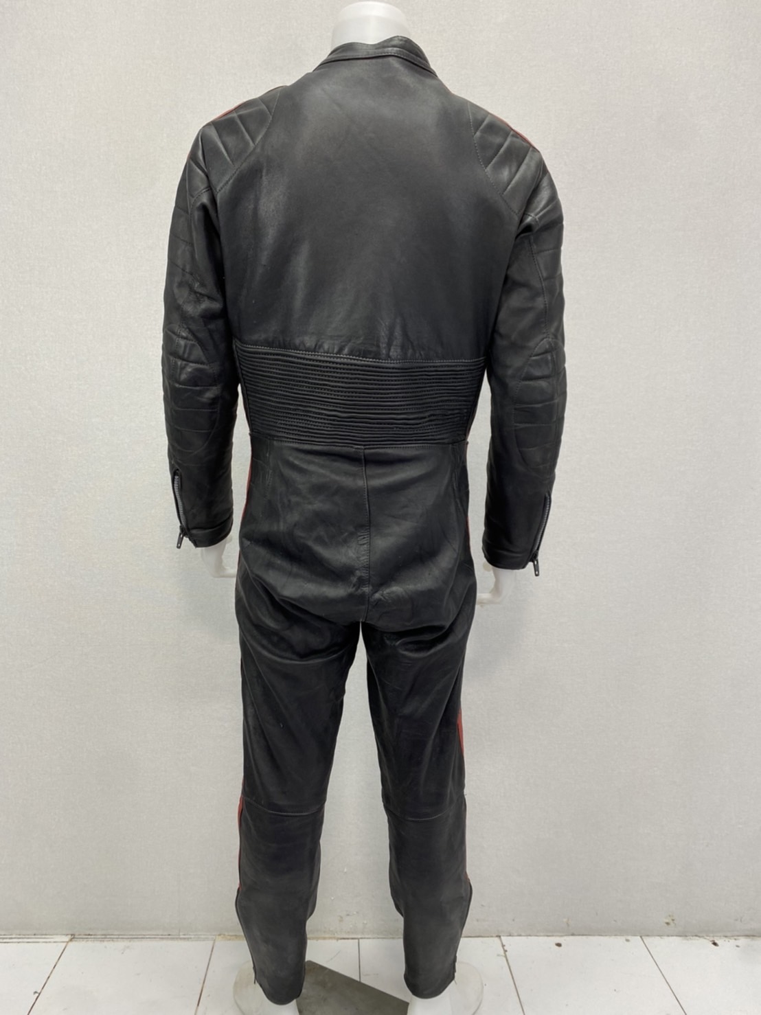 Racing suit RCSS 012 : อก 38 ” เอว 32 “ ยาว 55.5 “ ** --- **