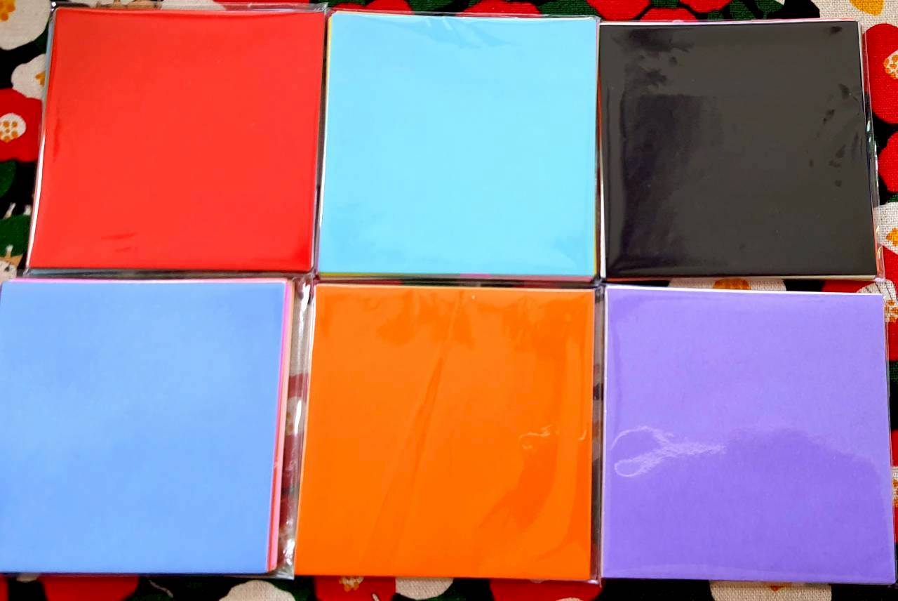 Origami paper กระดาษพับ โอริกามิ Size : 7.5 x 7.5 cm จากญี่ปุ่น คละสี 60 แผ่น