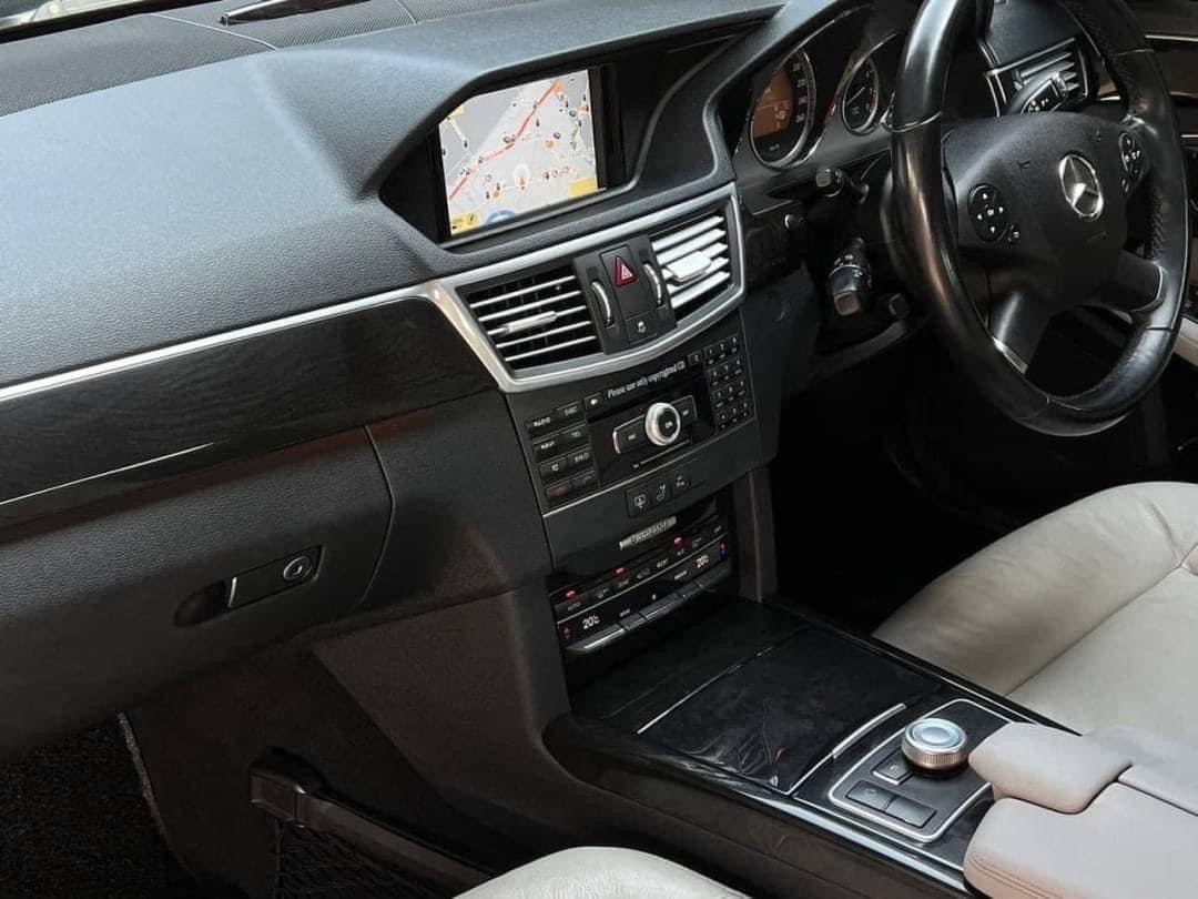 Mercedes Benz E300 เบนซิลล้วน (rare item)3.0 V6 ปี 2011