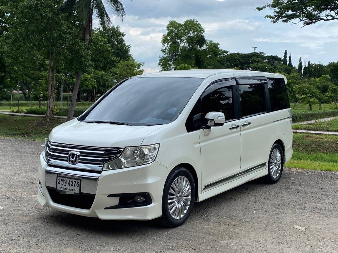 HONDA Stepwagon Spada ปี 2012