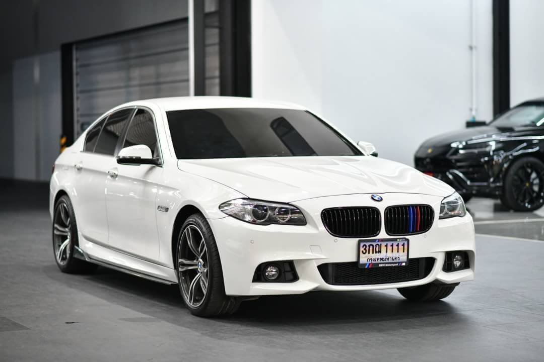 BMW 520d M sport รุ่น Minor change (Lci) ปี 2015