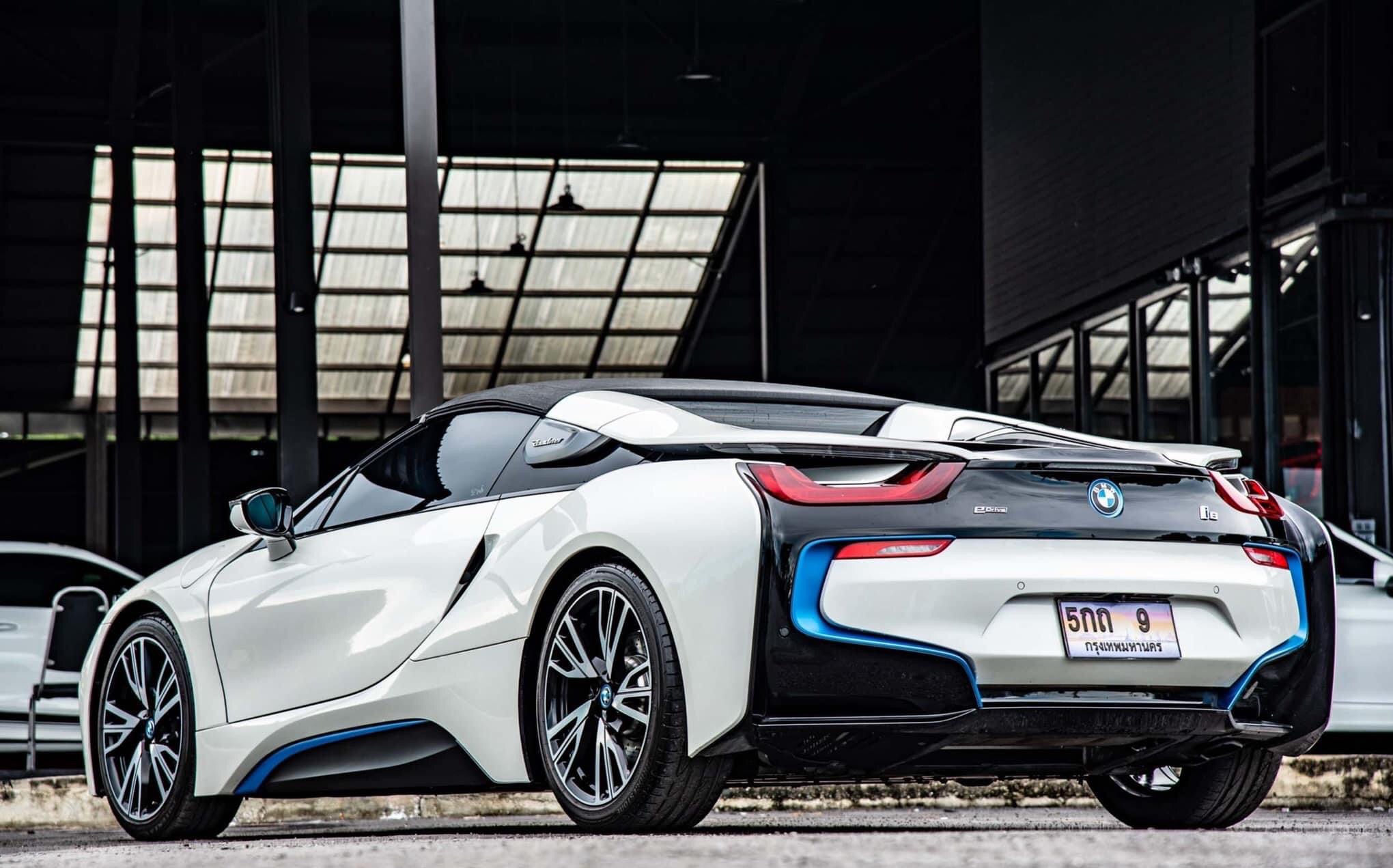 BMW i8 Roadster หลังคาผ้า Soft Top ปี 2020