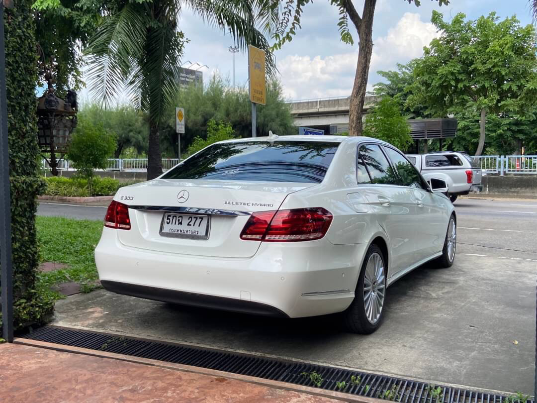 Mercedes Benz E300 hybrid ปี 2015