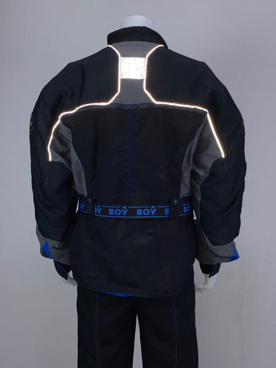 ชุดสำหรับขี่มอเตอร์ไซด์ ( มือสอง ) SET 008 ชุดทัวริ่ง เสื้อการ์ด + กางเกง ยี่ห้อ* ** BOY***