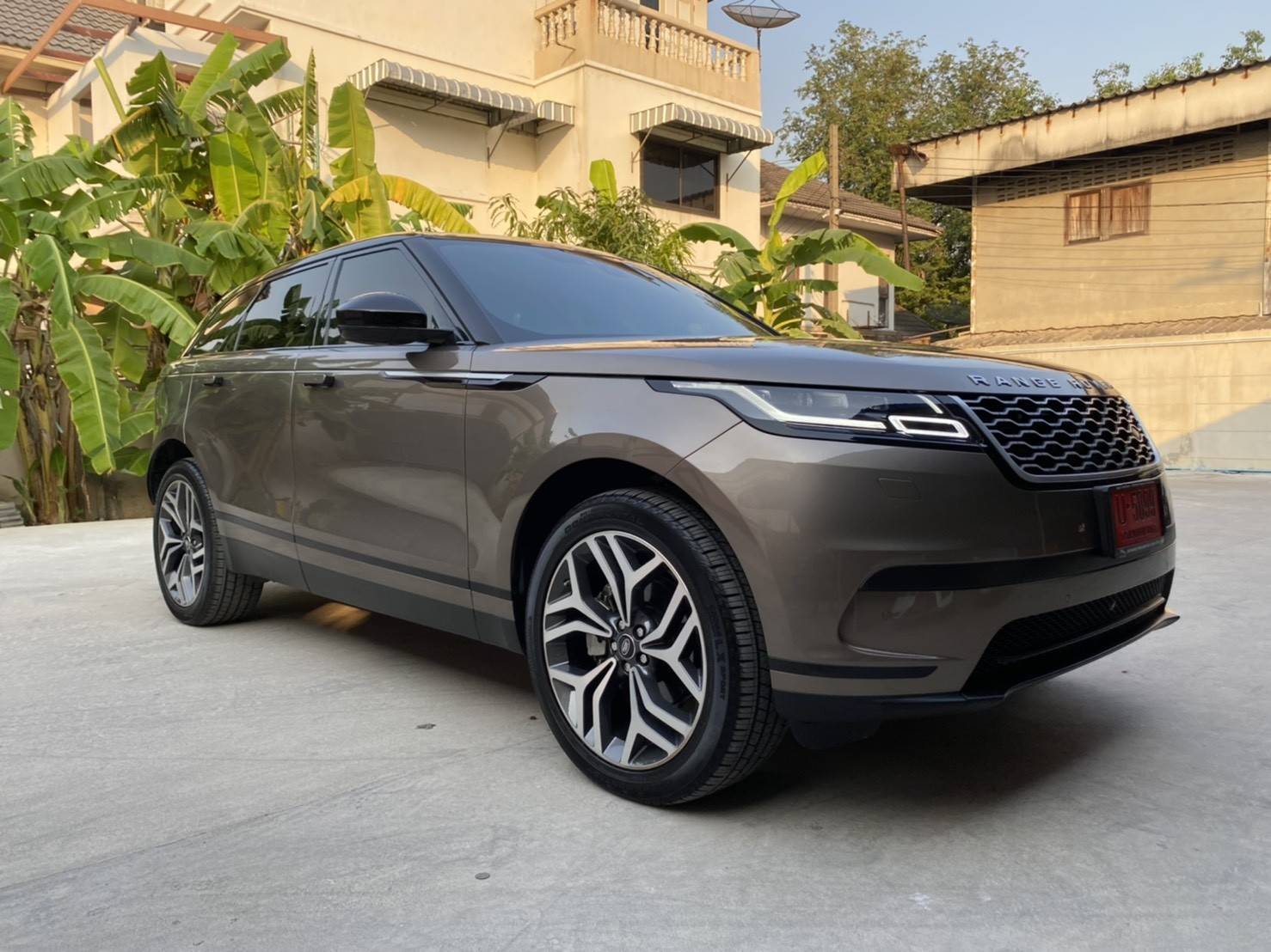 Range Rover Velar SUV premium ดีเซล ปี2017**SOLD OUT**
