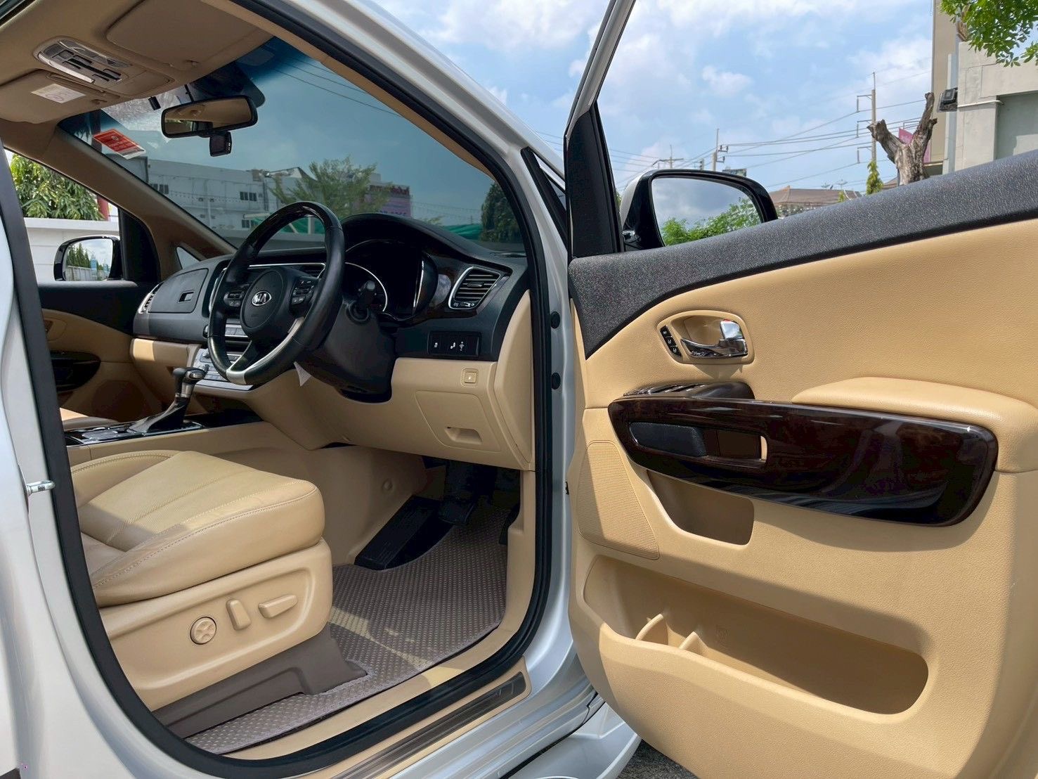 Kia Grand Carnival 2.2 SXL ปี 2018