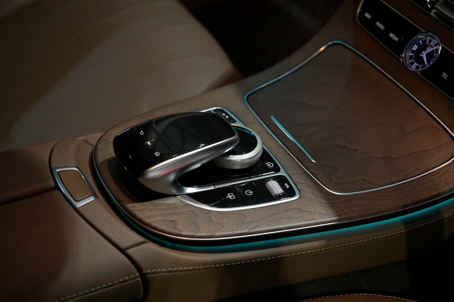 Mercedes-Benz E350e Exclusive ปี 2018