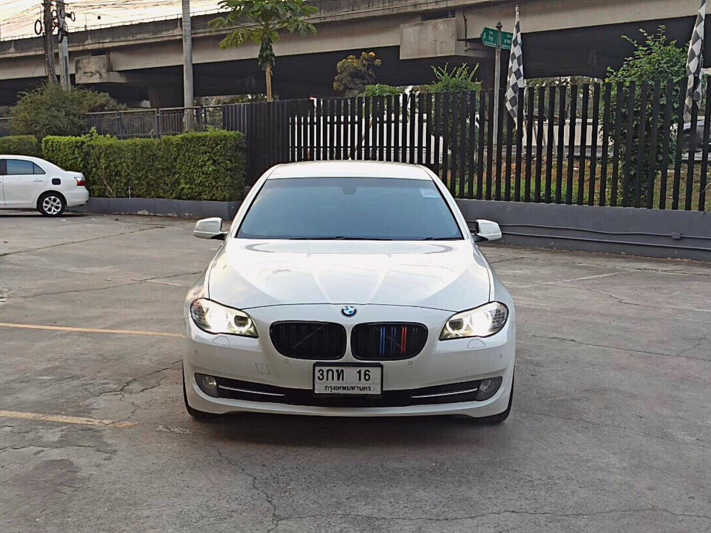 BMW SERIES 5 528i Luxury (F10) ปี 2013