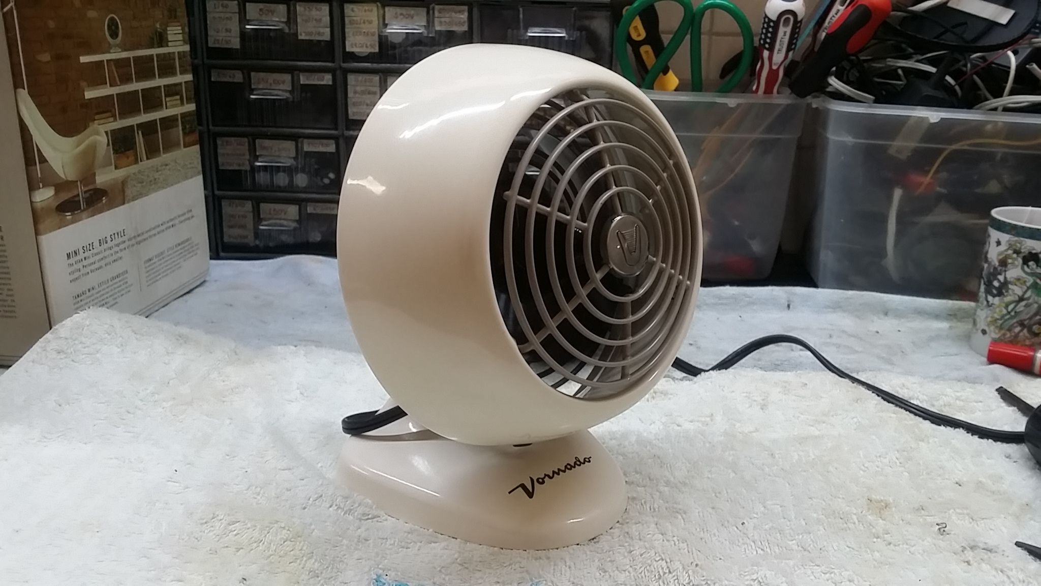ซ่อมพัดลมหมุนเวียนอากาศแบบวินเทจ ยี่ห้อ VORNADO รุ่น VFANMC อาการพัดลมไม่ทำงาน