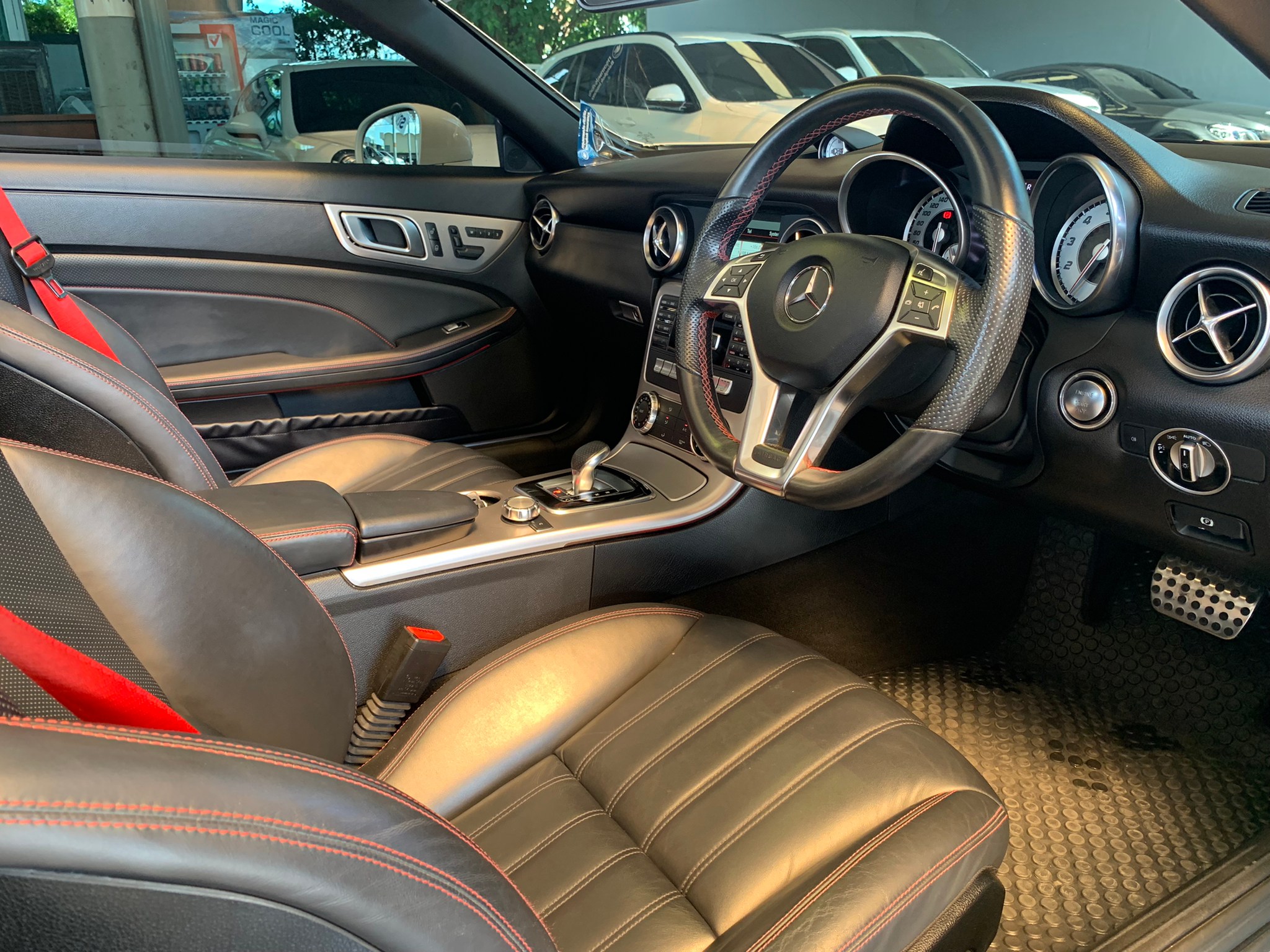 Mercedes Benz SLK200 ปี 2015