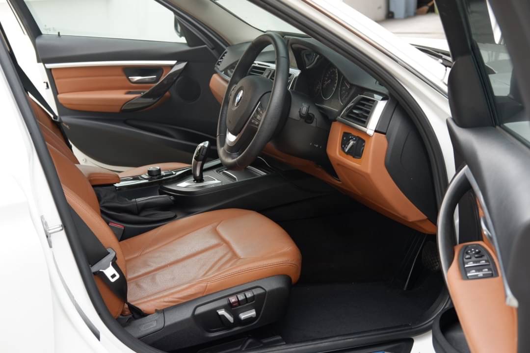 BMW 320d (F30)Lci Diesel ปี 2017