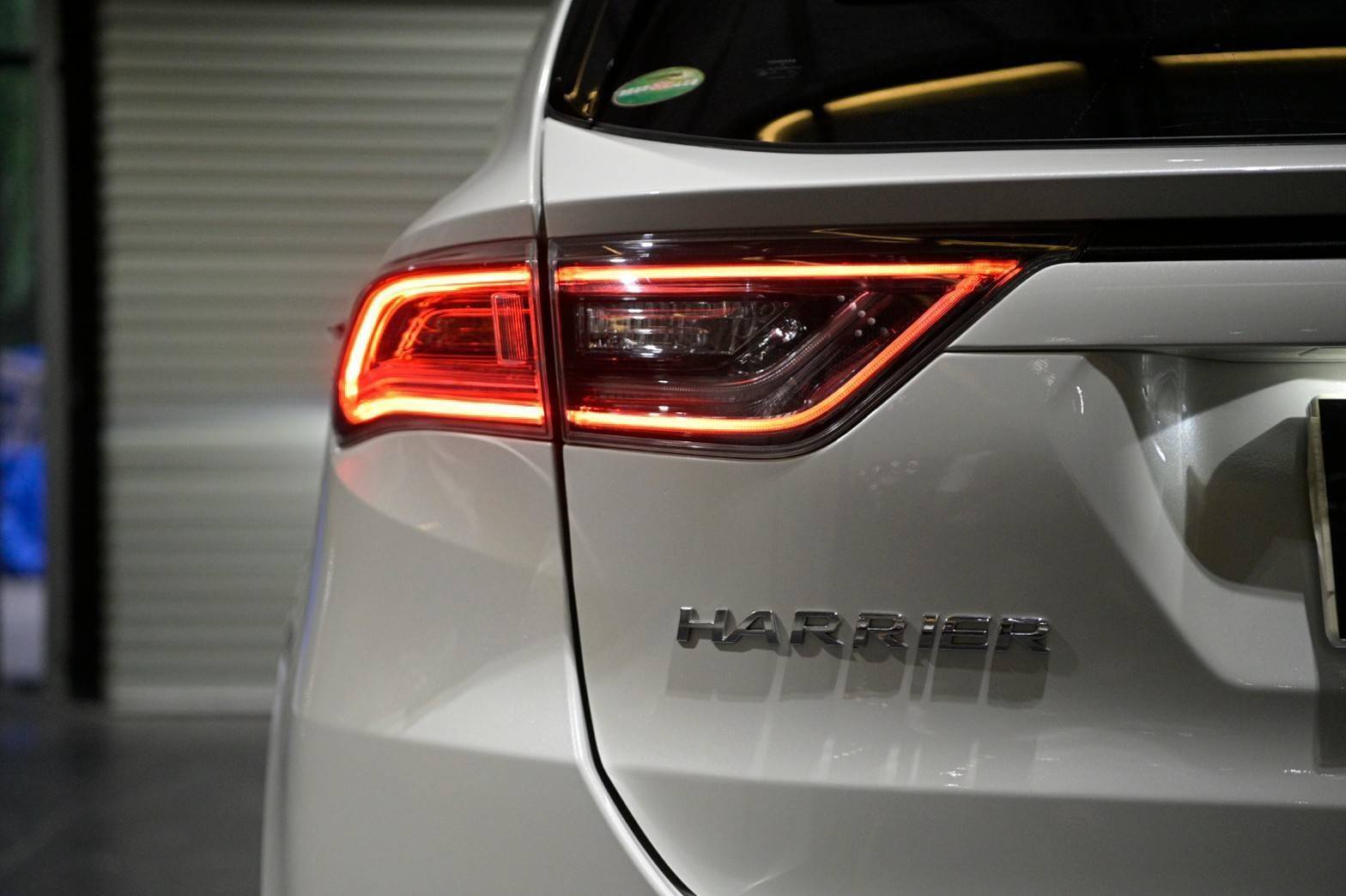 TOYOTA HARRIER 2.0 เบนซิน ปี 2014
