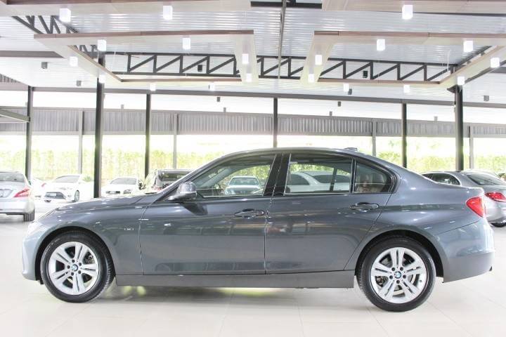 BMW 320i Sport 2.0 (F30) ปี 2013