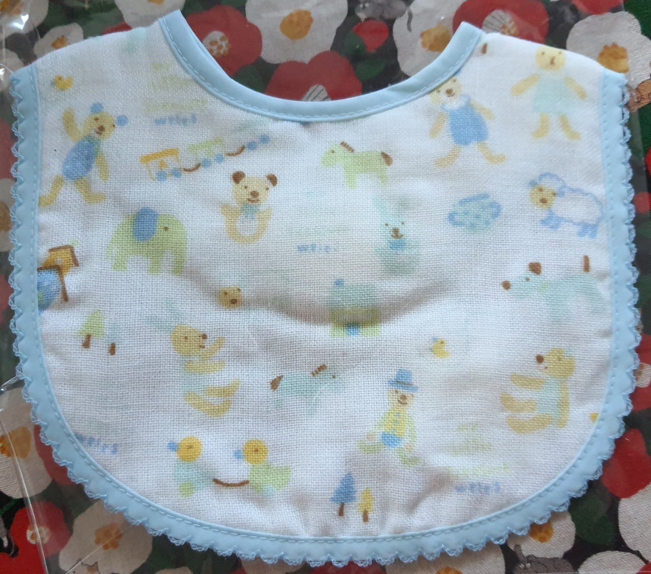 Wales Baby ผ้ากันเปื้อนเด็ก ผ้านิ่มใส่สบาย จากญี่ปุ่น Size : 20 x 18 cm