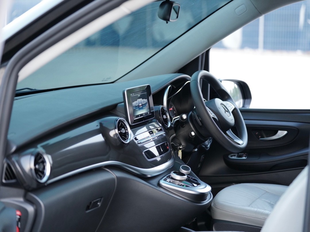 Mercedes Benz V220d ปี 2020