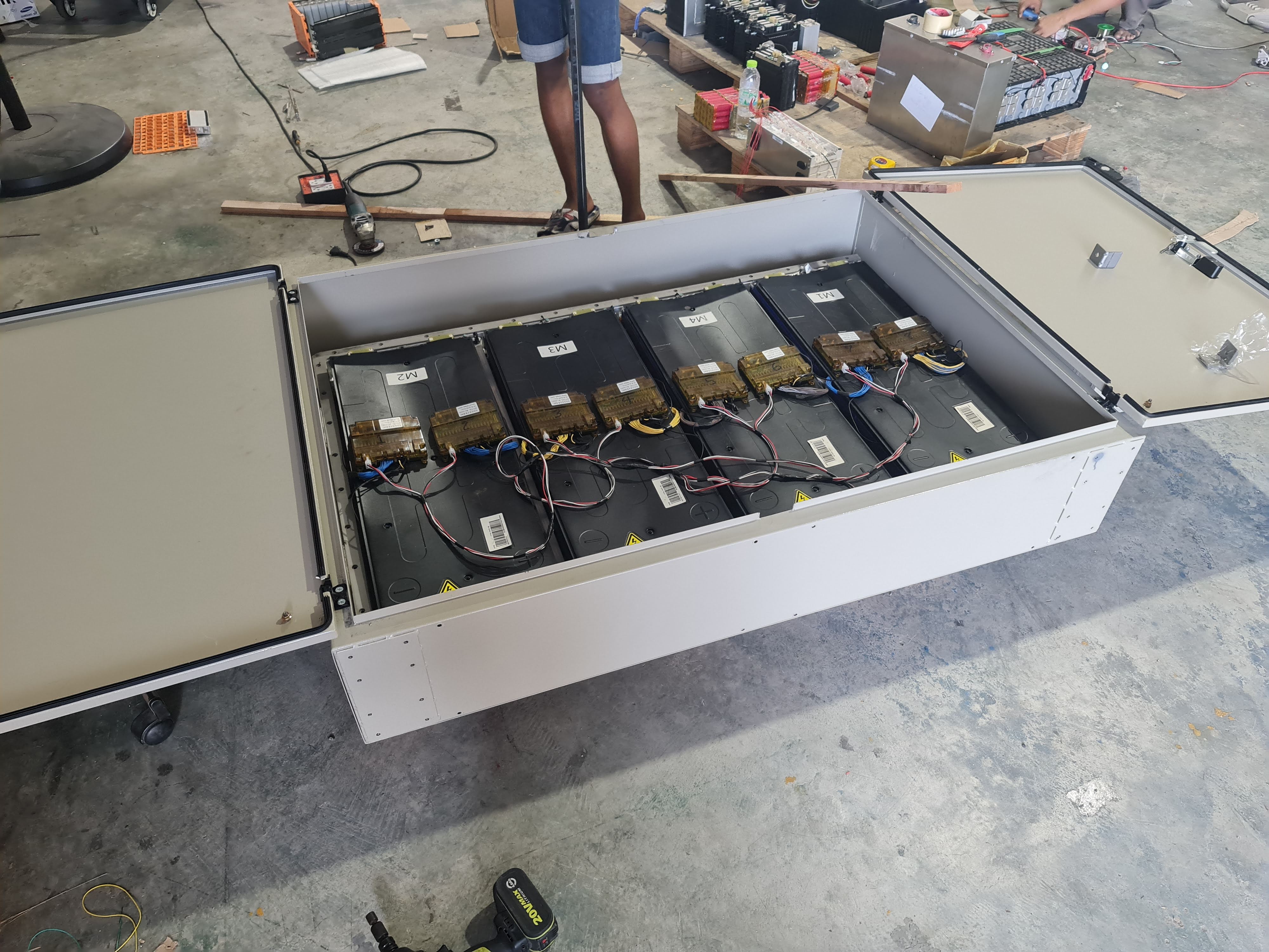 HV lithium battery system แบตเตอรี่ระบบ ไฮโวทล์ 350v ชาร์ทเต็ม 400v 35kw สำหรับ inverter 10kw