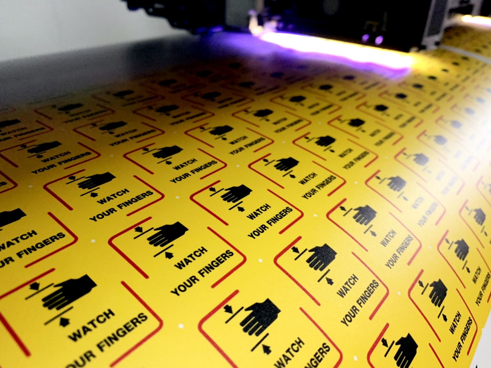 ฉลากสินค้าสติ๊กเกอร์พีวีซี (PVCขาว)