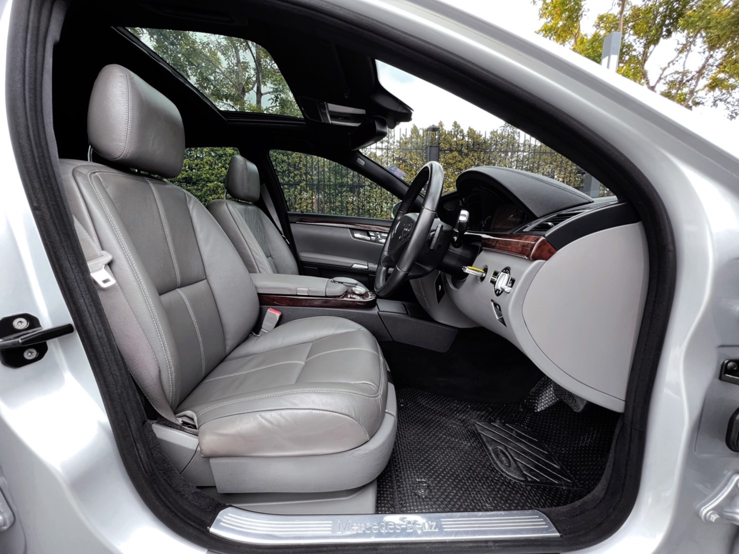 Mercedes Benz S300 L สีบรอนซ์ รหัสW221 ปี2010