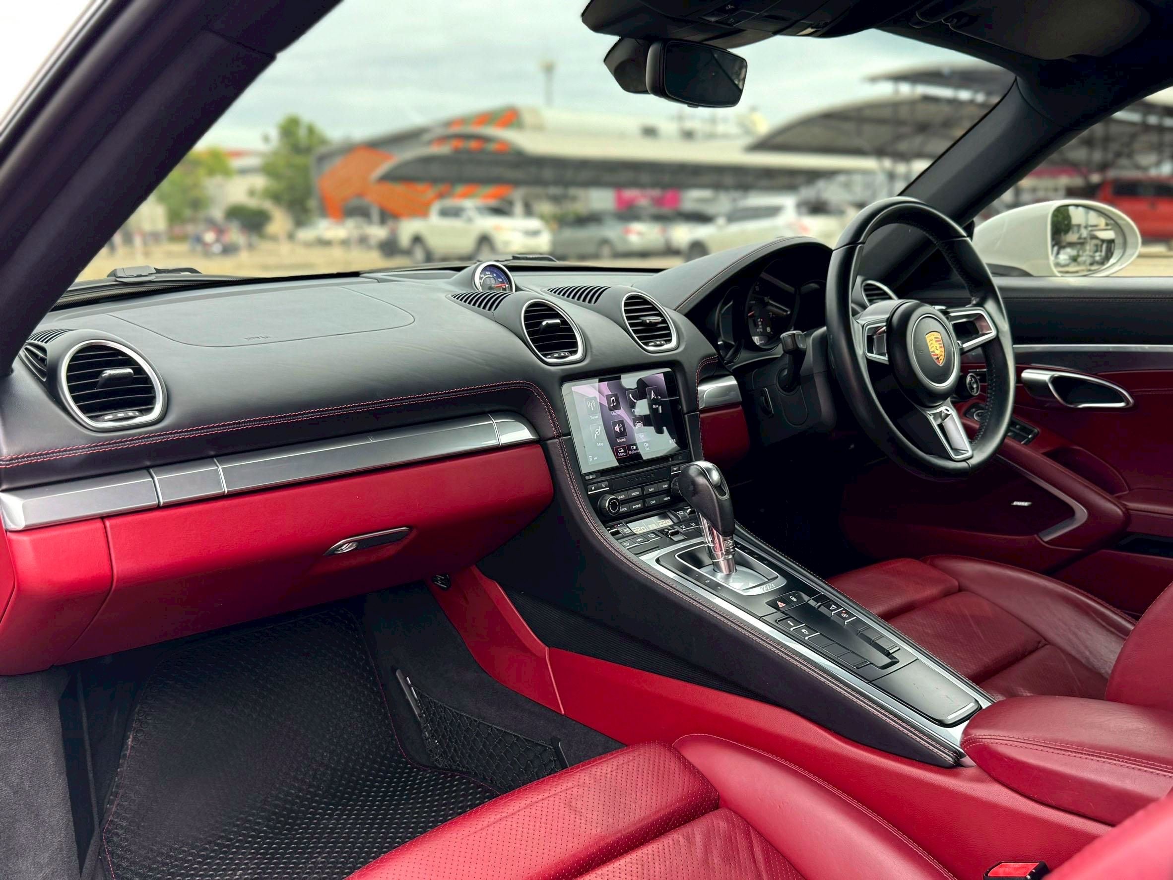 Porsche 718 Cayman 2.0 PDK AT สีเทาCrayon ( สีพิเศษ ) ปี2017