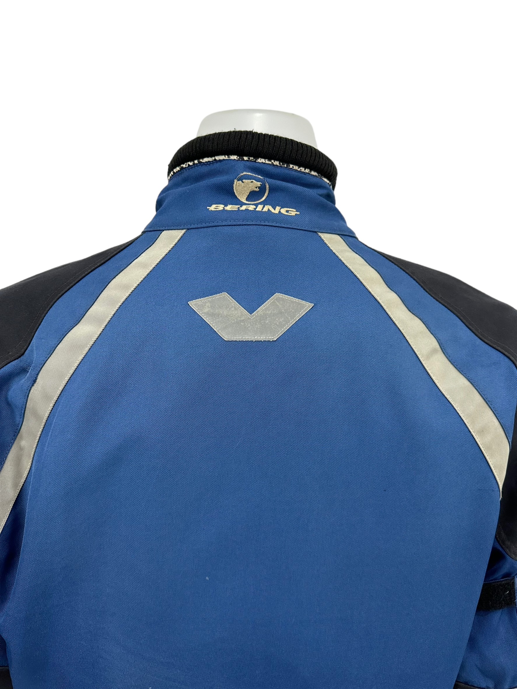 เสื้อขี่มอเตอร์ไซด์( มือสอง) F 010: อก 50" ยาว 25" (XL) **BERING**