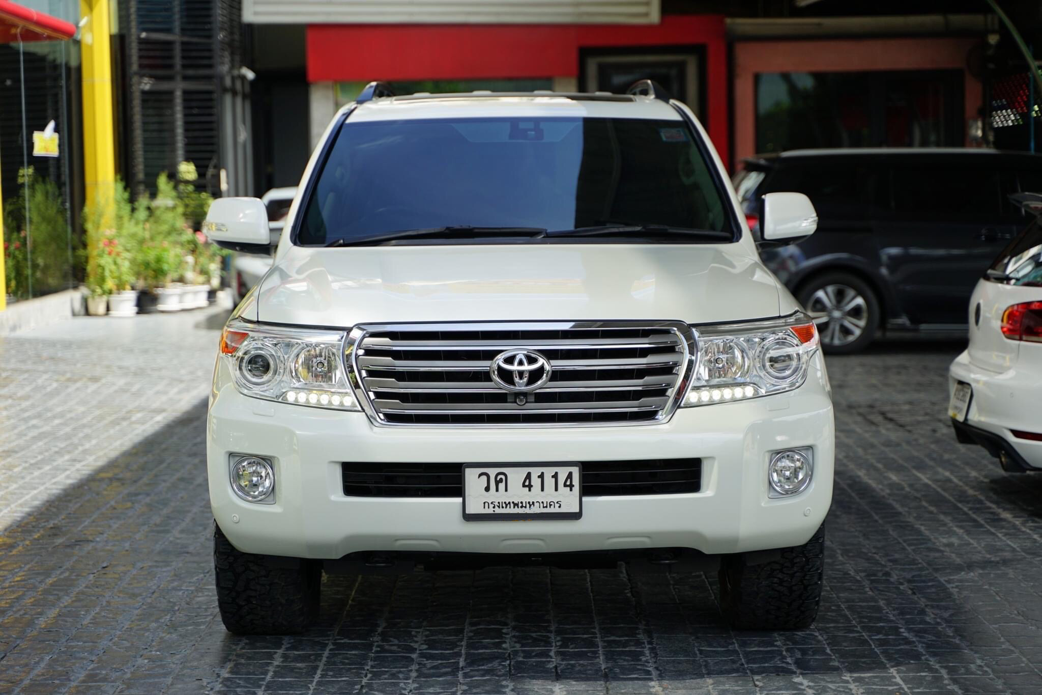 Toyota Land Cruiser 4.5 200 VX 4WD SUV ปี2012
