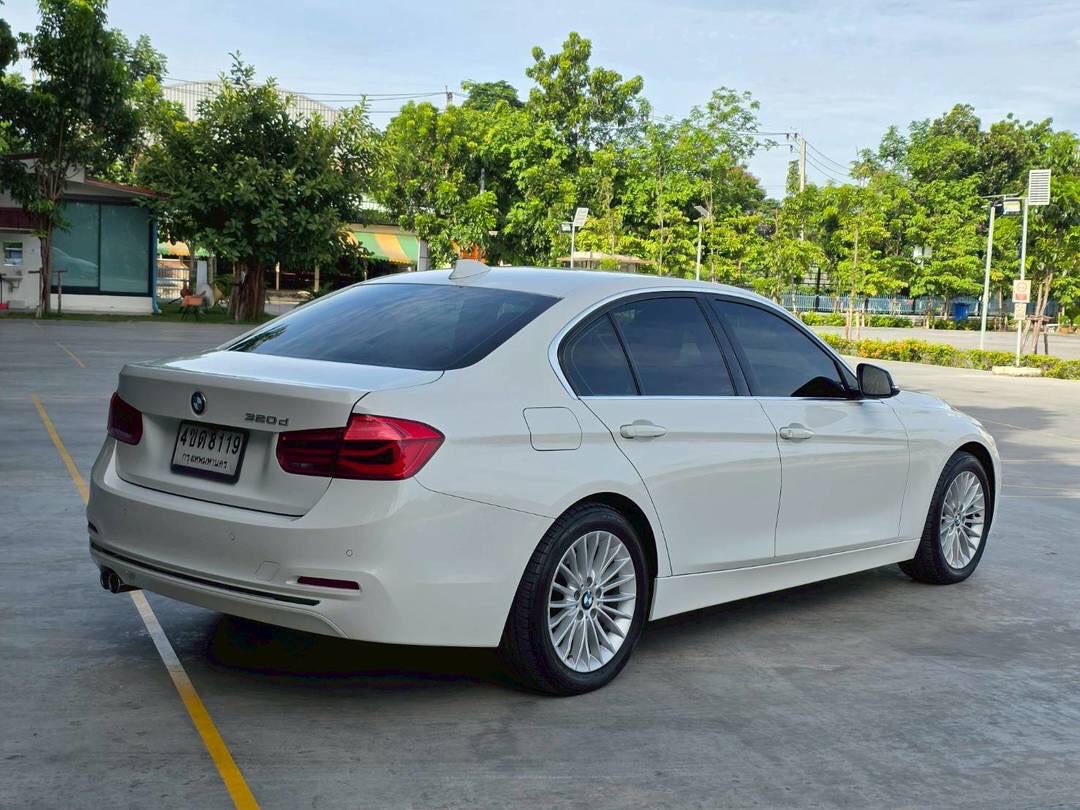 BMW 320d F30 LCI ปี 2018