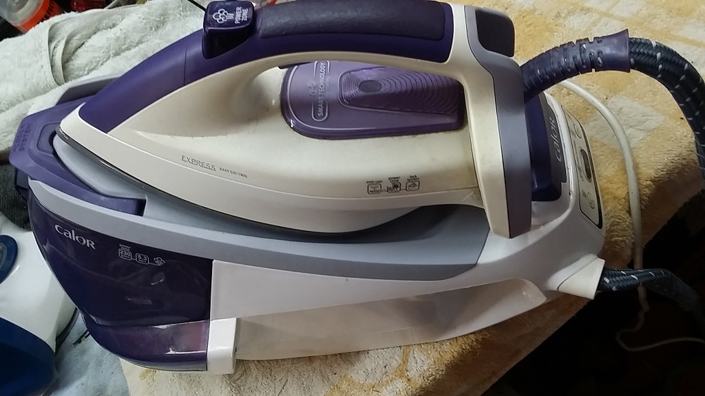 ซ่อมเตารีดไอน้ำ ยี่ห้อ TEFAL รุ่น GV7555 อาการไม่ร้อนไอน้ำไม่ออก
