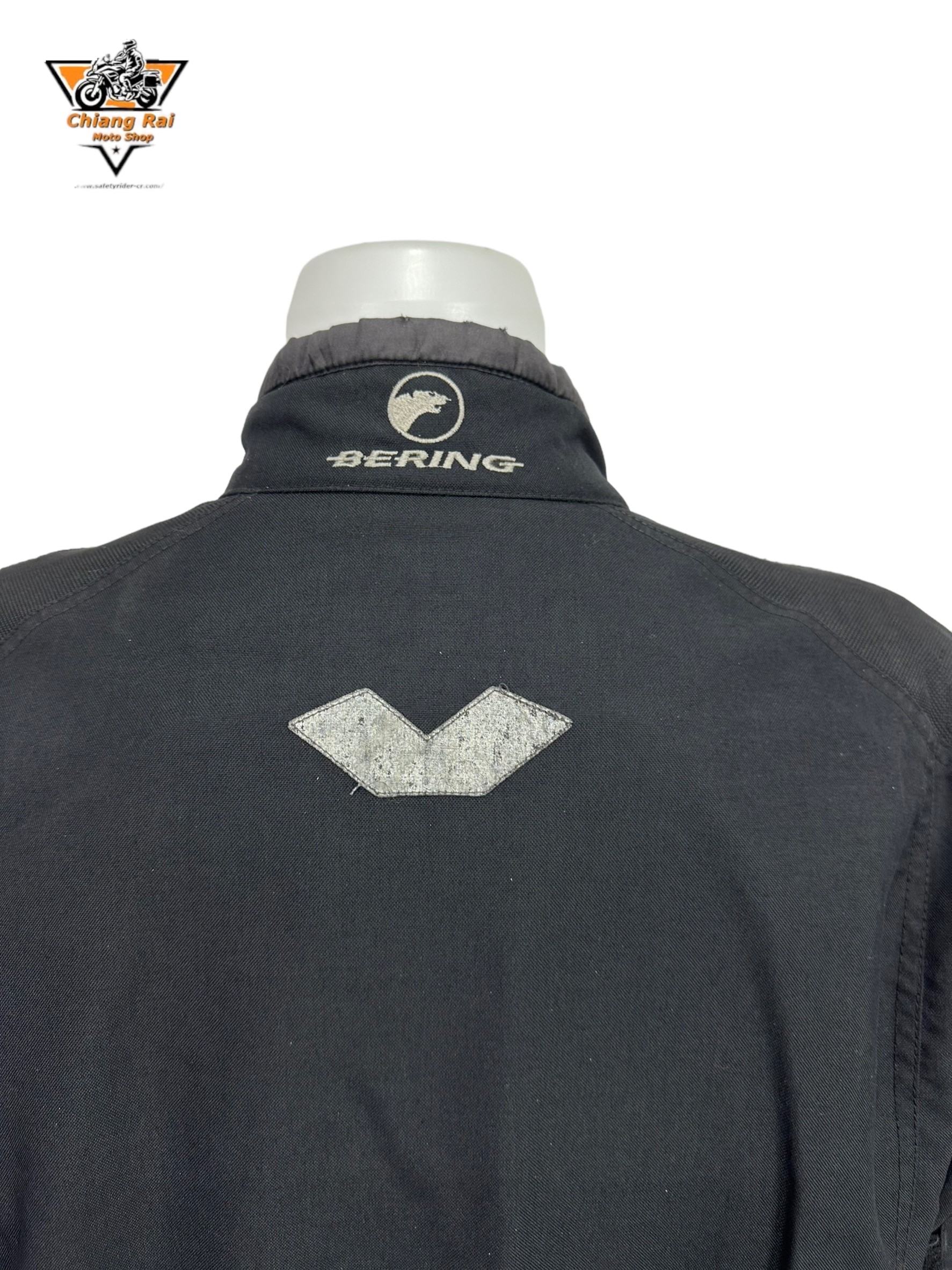เสื้อขี่มอเตอร์ไซด์( มือสอง) RCTA 525: อก 52" ยาว 30" (XL) **BERING**