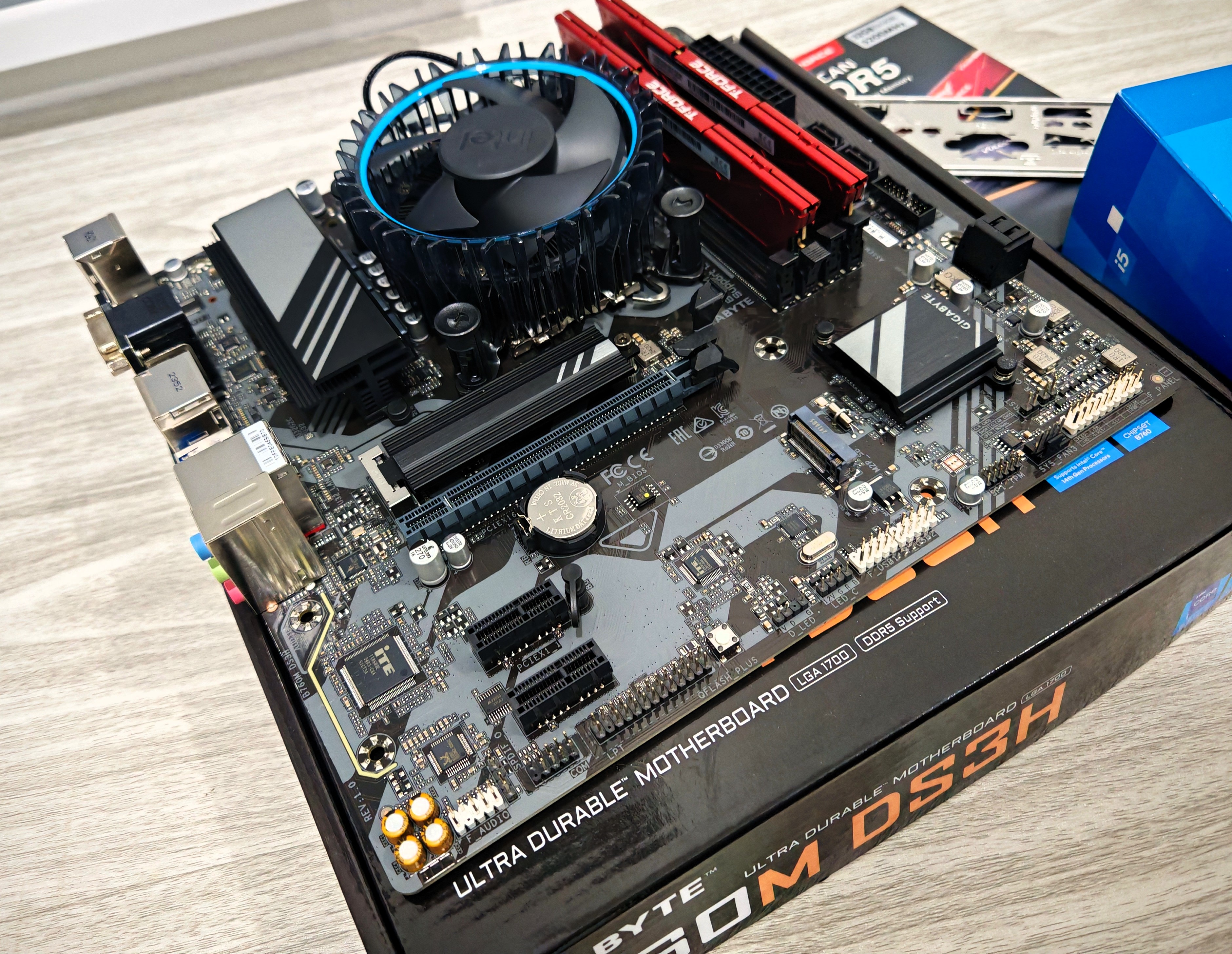 เซ็ตมัดรวม บอร์ด B760M + i5 12400 + DDR5 32GB(16*2)/5200