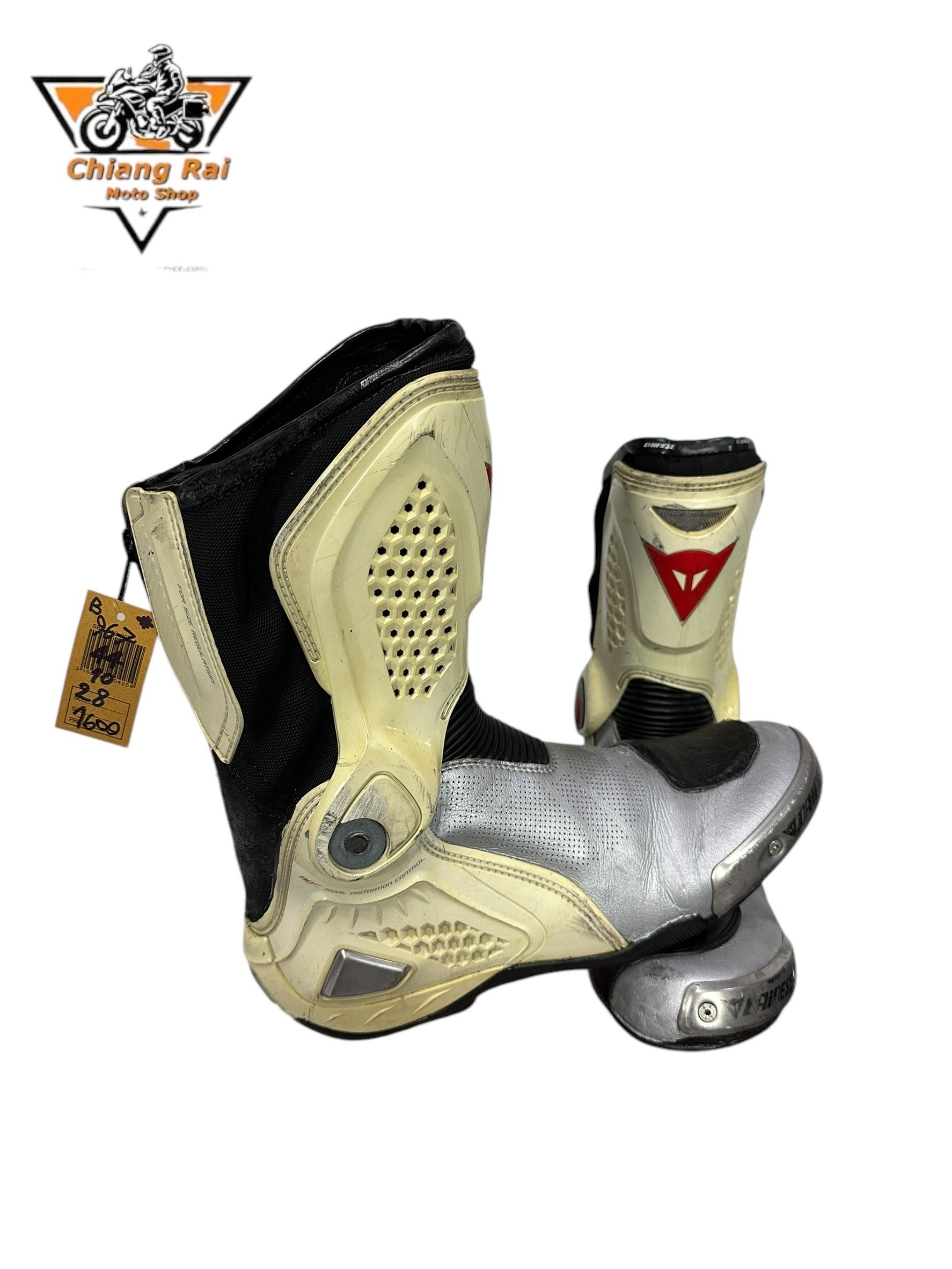 รองเท้าขี่มอเตอร์ไซด์( มือสอง) RCBS-967 Size ขนาดจากป้าย 44:EUR / 10:UK / 28:Cm.(dainese)