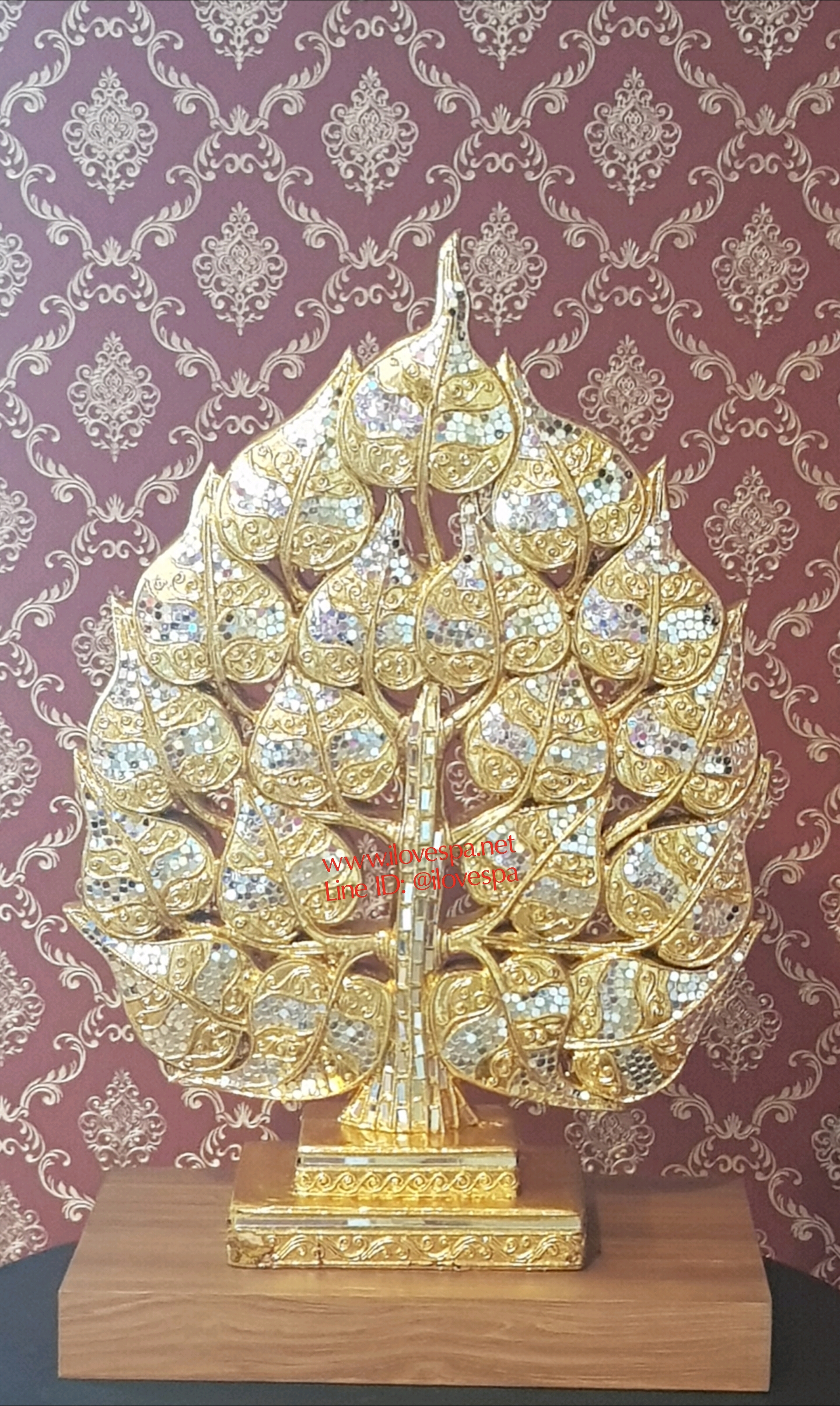 ต้นโพธิ์ทองประดับกระจก